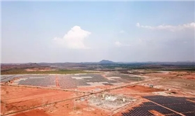 印度Pavagada Solar Park的300MW光伏電站.jpg